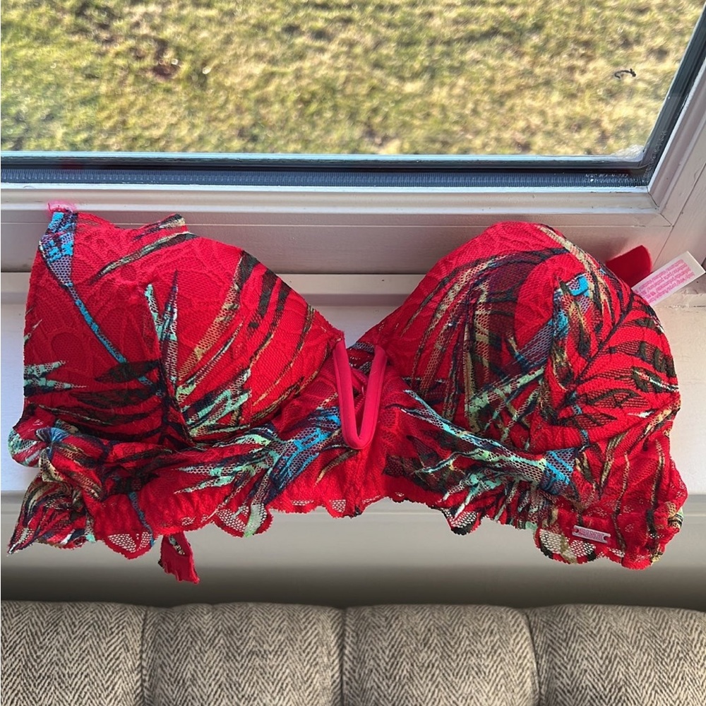 Victoria’s Secret Tropical Lace Push-up Bra (Size: XS)